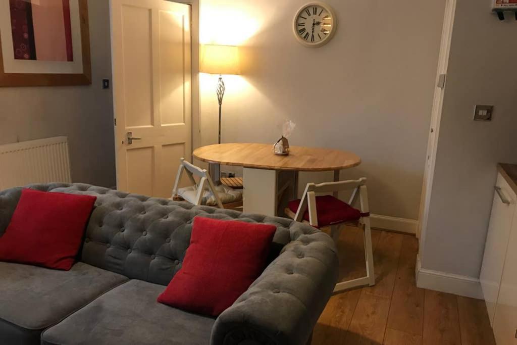 8A Tweed Cottage, Just Off The High St In 皮布尔斯 外观 照片